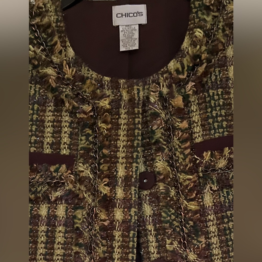 Chico’s tweed wool blend jacket with threads of gold running through it. Size 1